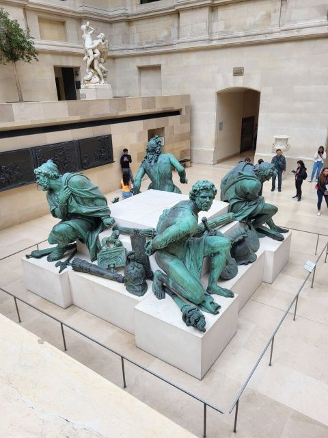 louvre-museum-hidden-gems-and-no-crowds