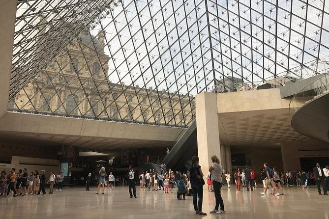 louvre-museum-masterpieces-skip-the-line-and-small-group-tour