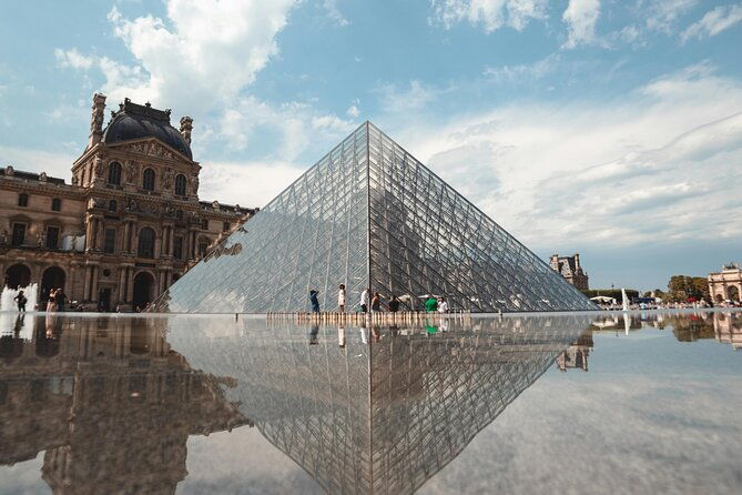 louvre-museum-private-guided-tour-expert-guide-reserved-entry