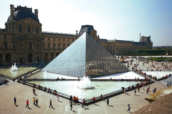 louvre-museum-private-guided-tour-with-reserved-access-2