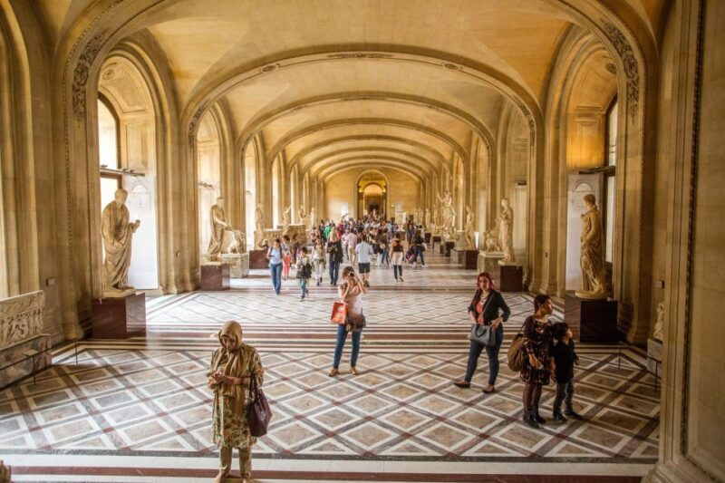 louvre-museum-skip-the-line-guided-tour-2