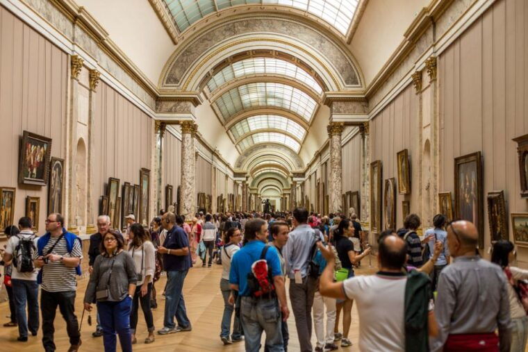 louvre-museum-skip-the-line-guided-tour-2