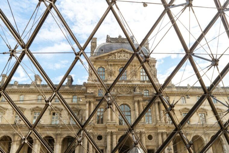 louvre-museum-skip-the-line-small-group-guided-tour
