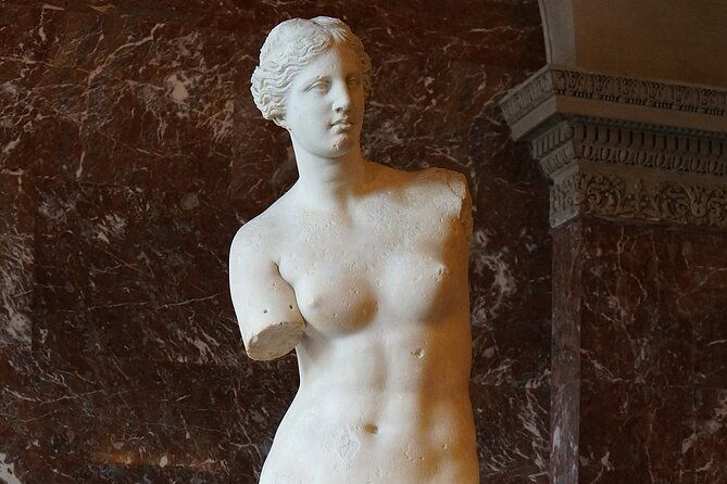 louvre-private-family-tour-with-da-vinci-treasure-hunt-entry-fees-included