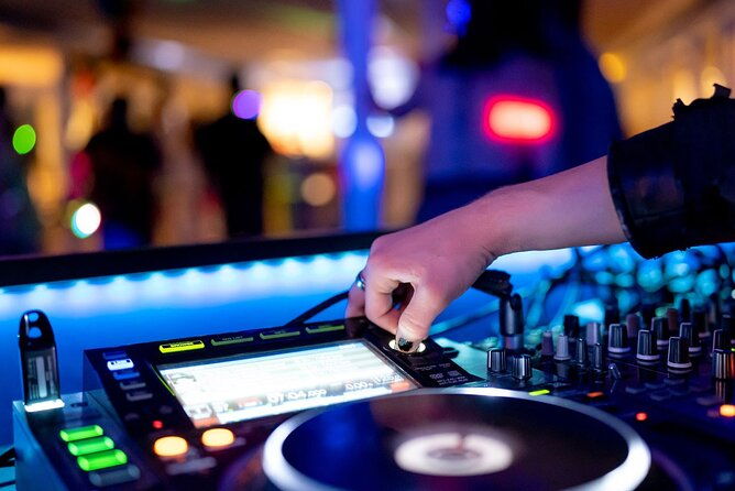 love-x-hate-valentine-party-cruise