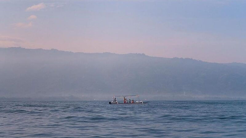 lovina-dolphin-watching-swimming-and-snorkeling