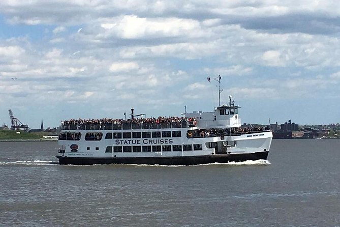 lower-manhattan-tour-with-statue-of-liberty-view