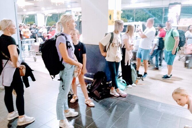 Lowest Taxi Price from CMB Airport to Colombo and Negombo - Why Consider This Transfer Service?