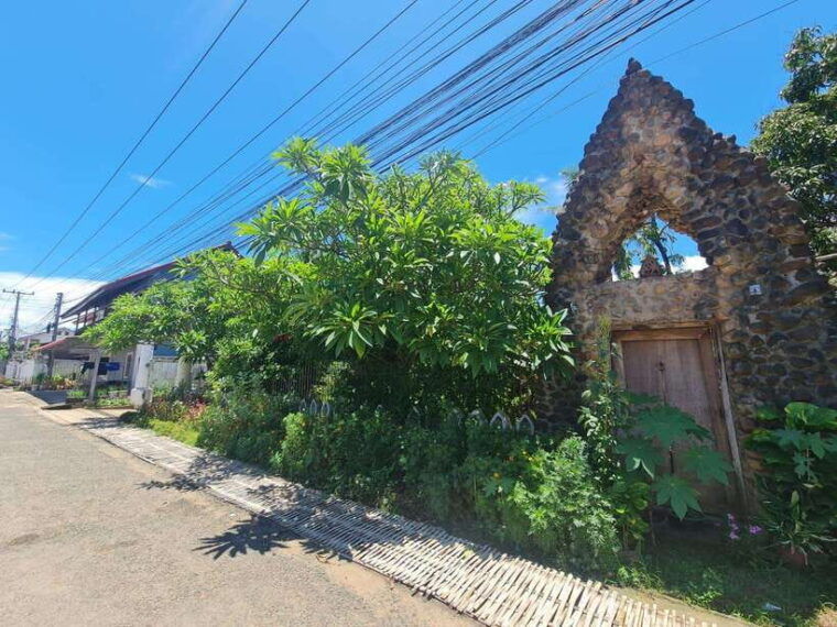 luang-prabang-craft-your-own-aroma-candle-in-local-pottery
