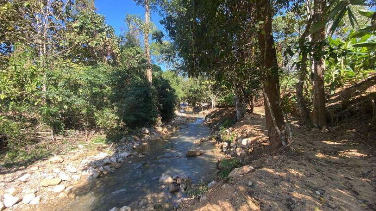luang-prabang-kuang-si-falls-river-tracing-hiking