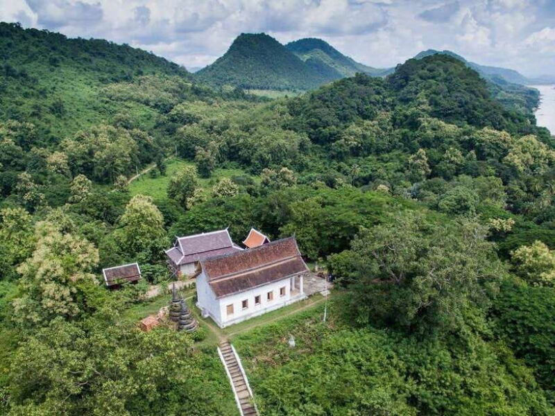luang-prabang-pottery-workshop-wat-chomphet-cycling-tour