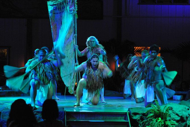 luau-kalamaku-on-kauai-with-buffet-dinner-and-show