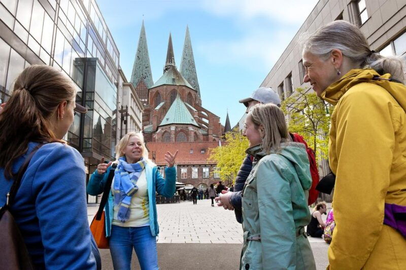 lubeck-entertaining-guided-tour-to-old-town-highlights