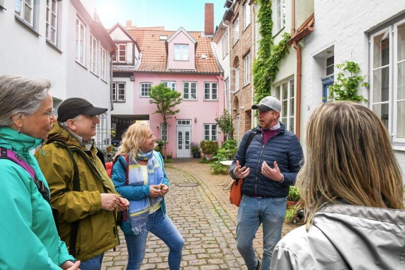 lubeck-entertaining-tour-through-hidden-courtyards