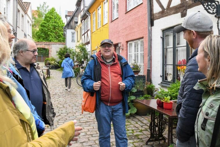 lubeck-entertaining-tour-through-hidden-courtyards