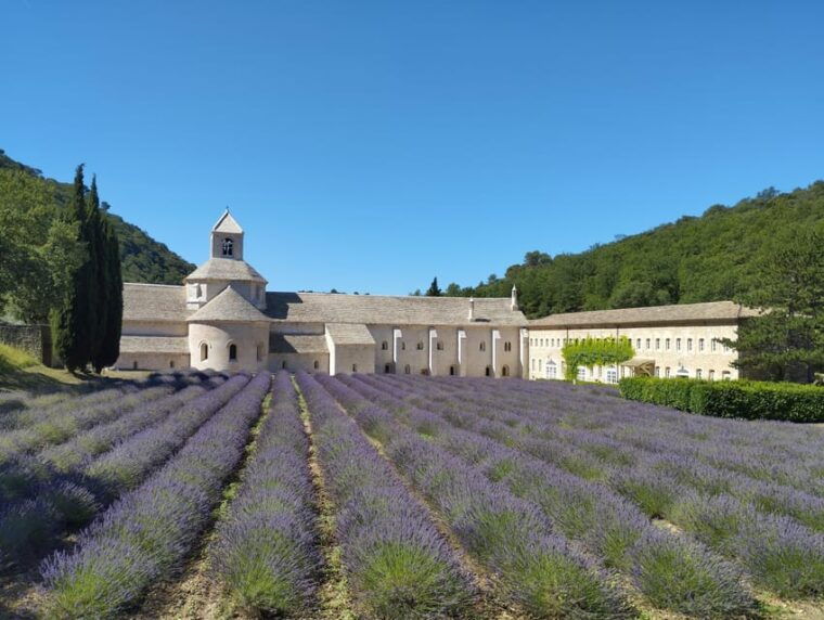 luberon-gordes-roussillon-with-ochre-trail-sorgue-river