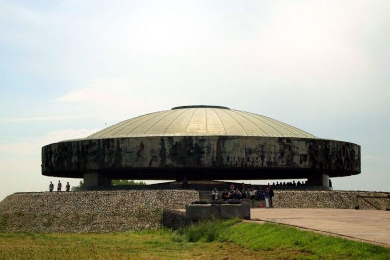 lublin-majdanek-small-group-tour-from-warsaw-with-lunch