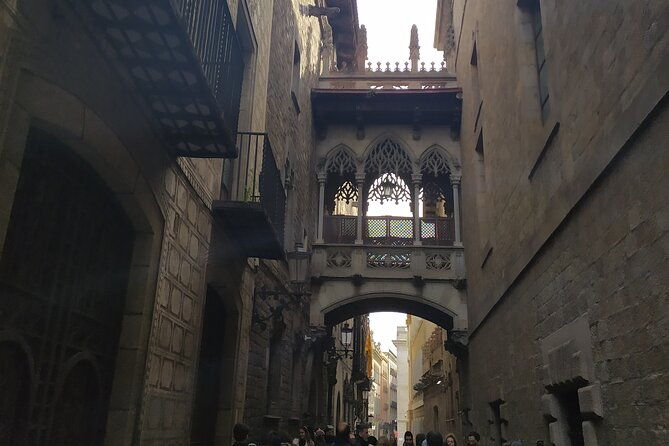 lucas-hidden-old-barcelona-the-gothic-and-el-born-tour