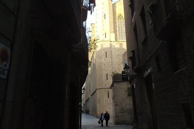 lucas-hidden-old-barcelona-the-gothic-and-el-born-tour