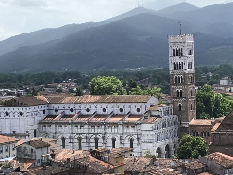 lucca-2-hour-city-center-walking-tour