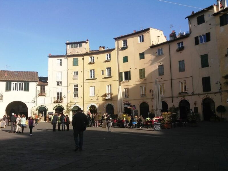 lucca-city-highlights-walking-tour