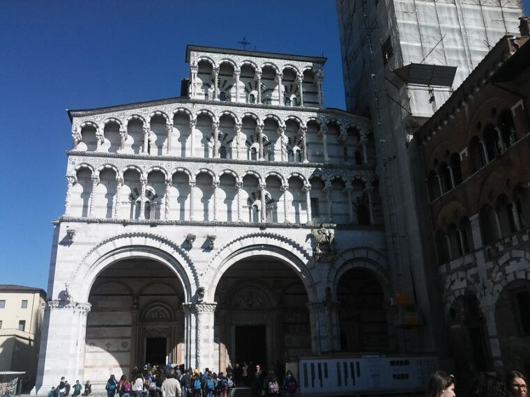 lucca-city-highlights-walking-tour