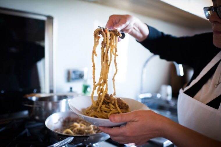 lucca-fresh-pasta-making-class-at-a-locals-home