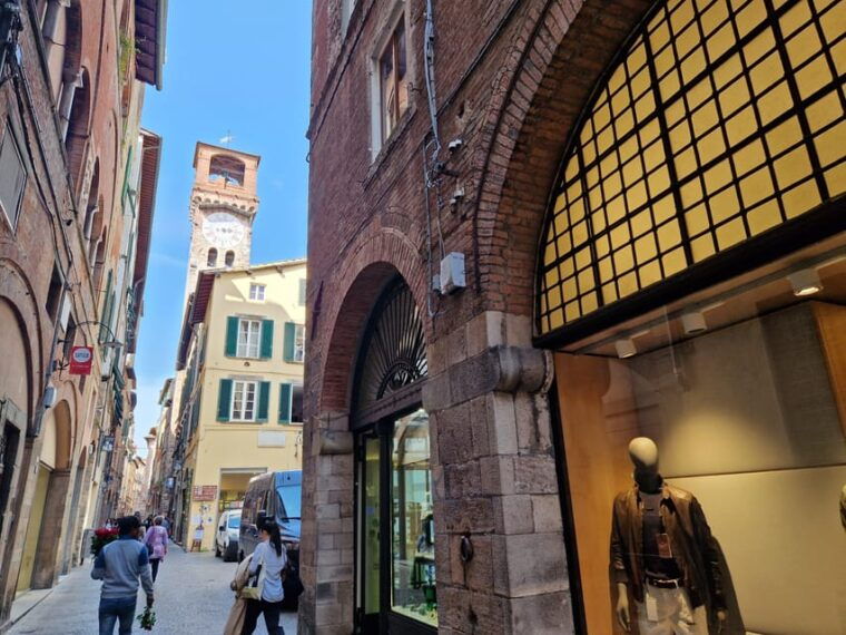 lucca-private-tour-of-the-center-san-martino-and-san-frediano