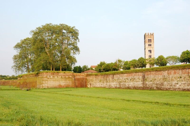 lucca-self-guided-tour-by-bike