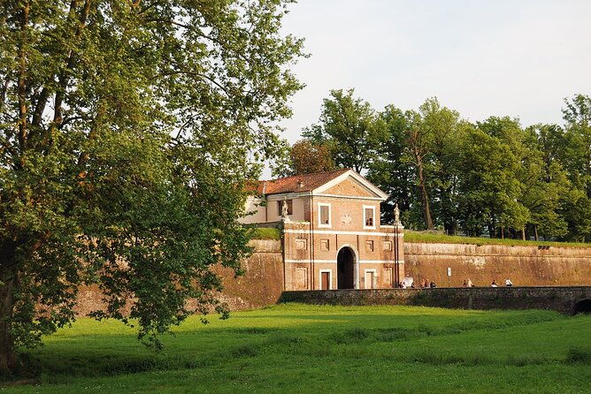 lucca-self-guided-tour-by-bike-with-map