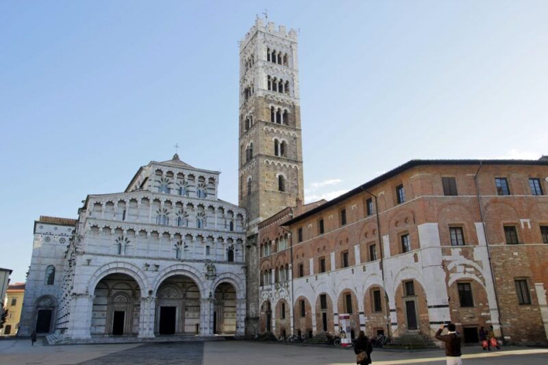 lucca-sightseeing-tour-by-e-bike-or-city-bike