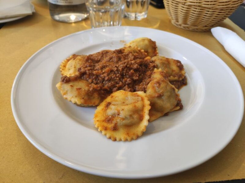 lucca-taste-tuscany-on-a-full-meal-food-tour-with-a-local