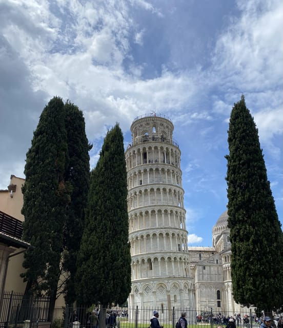 lucca-tour-pisa-tower-wine-tasting-by-van-from-livorno