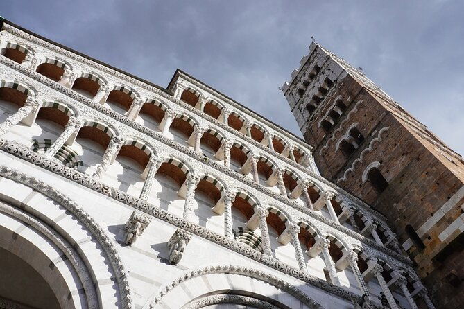 lucca-walking-to-discover-the-city-of-100-churches