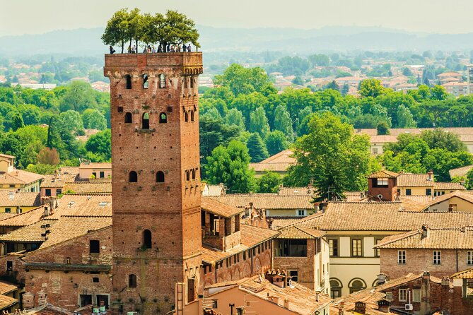 lucca-walking-tour-with-audio-and-written-guide-by-a-local