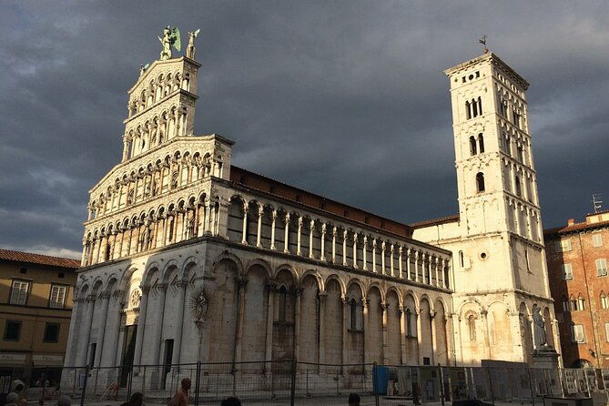 lucca-walking-tour-with-audio-and-written-guide-by-a-local