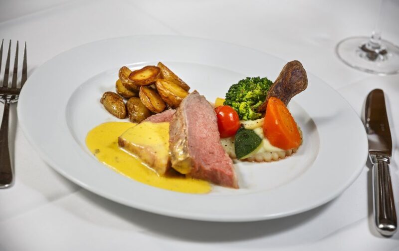 Lucerne: Lake Lucerne 1st Class Cruise with 3-Course Lunch - Who Should Consider This Cruise?