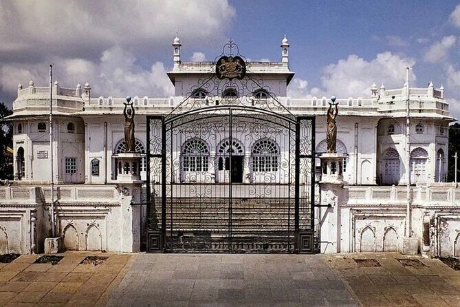 Lucknow: Cultural Walking Tour with Local Snacks (Guided Tour) - What to Expect From the Tour