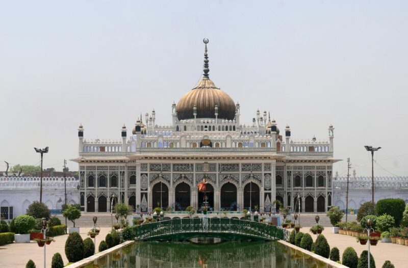 Lucknow Full day city tour - Key Points