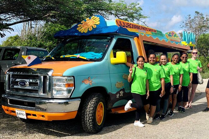 lucs-private-group-bonaire-open-bus-tour