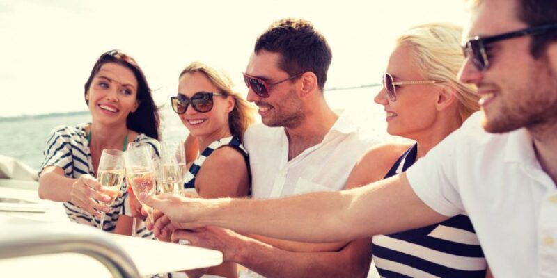 lugana-wine-tour-with-private-panoramic-boat-on-lake-garda