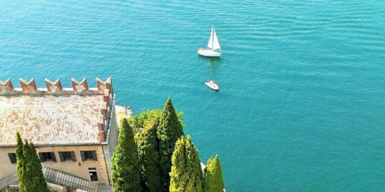lugana-wine-tour-with-private-panoramic-boat-on-lake-garda