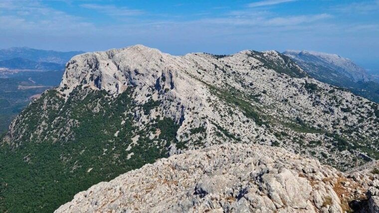 lula-montalbo-hiking