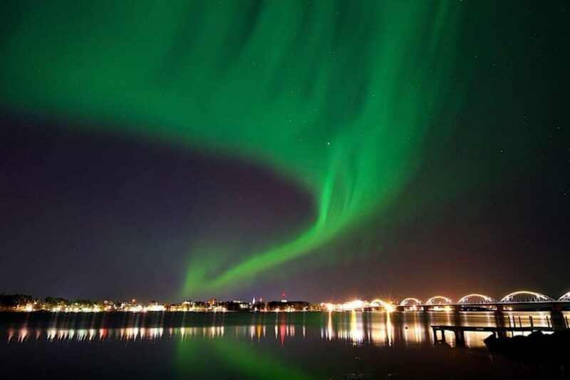 lulea-snowmobile-adventures-northern-lights-hunt