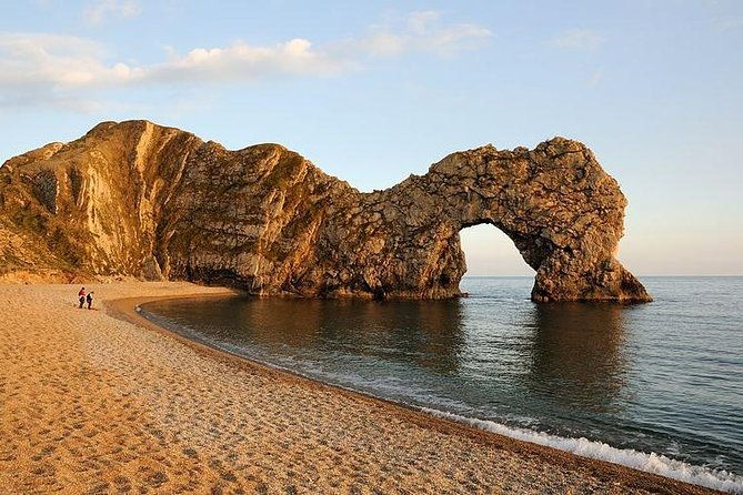 lulworth-cove-durdle-door-mini-coach-tour-from-bournemouth