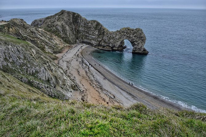 lulworth-cove-durdle-door-mini-coach-tour-from-bournemouth