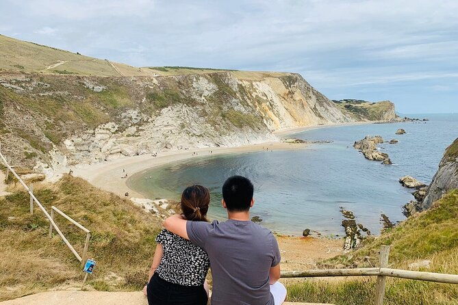 lulworth-cove-durdle-door-mini-coach-tour-from-bournemouth