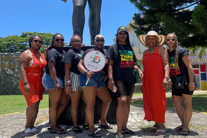 luminous-lagoon-private-group-tour-from-runaway-bay