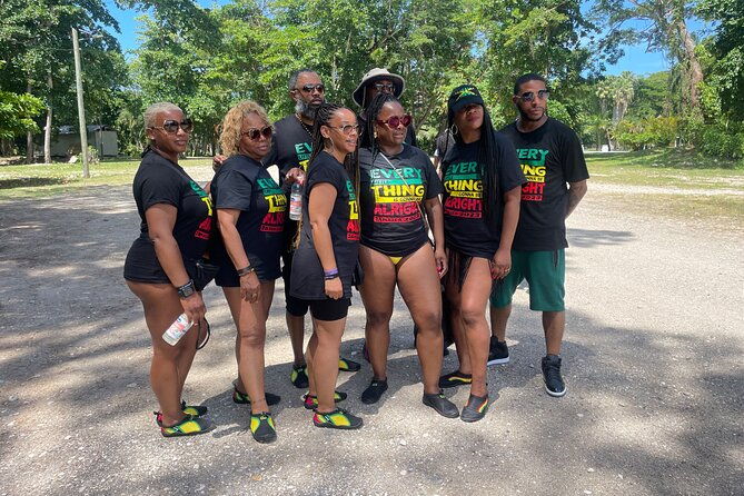 luminous-lagoon-private-group-tour-from-runaway-bay