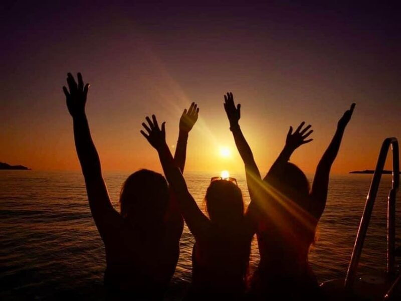 lumio-sunset-boat-tour-in-the-bay-of-calvi